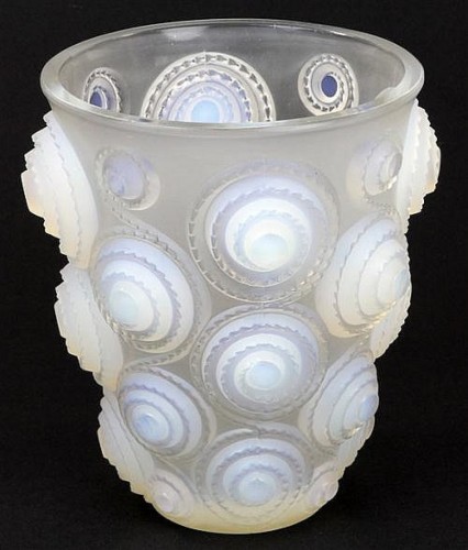 René Lalique Vase &quot;Spirales &quot; Opalescent - Glass & Crystal Style 
