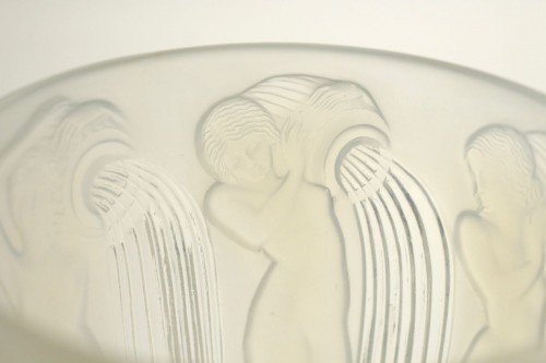 XXe siècle - René Lalique Vase "Danaides" Opalescent