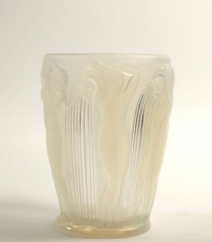 René Lalique Vase &quot;Danaides&quot; Opalescent - 