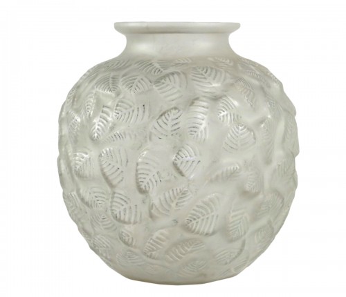 René Lalique - Frosted glass Vase &quot;Charmilles&quot;