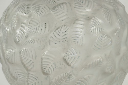 Glass & Crystal  - René Lalique - Frosted glass Vase &quot;Charmilles&quot;