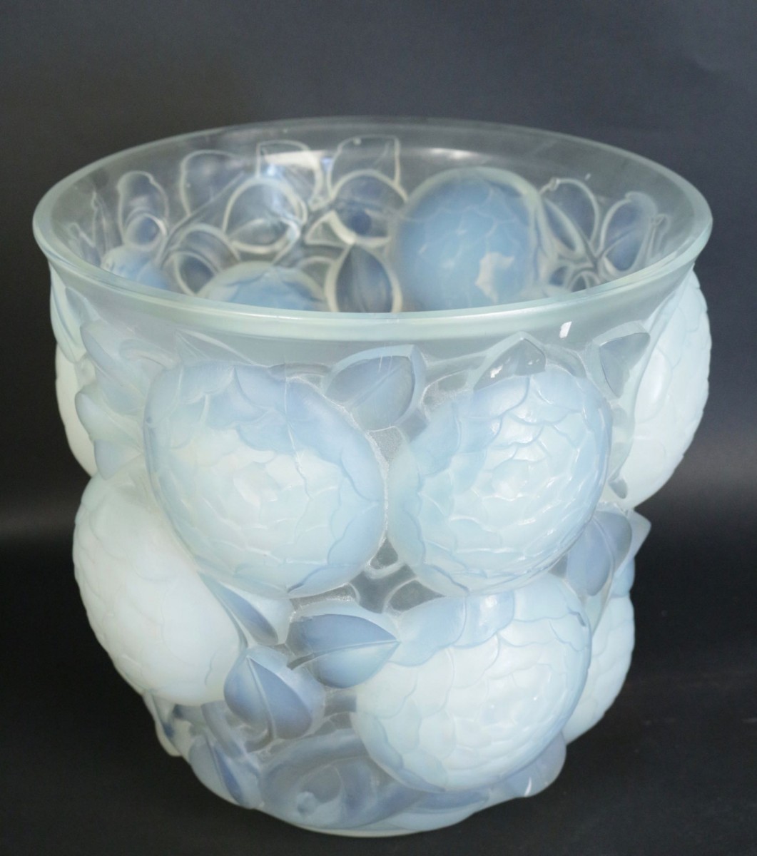 René Lalique (1860-1945) - Opalescent Vase 