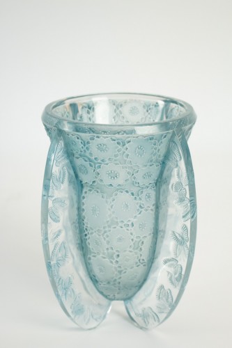 René LALIQUE (1860 - 1945) Vase "Papillons" - 1936 - Verrerie, Cristallerie Style 