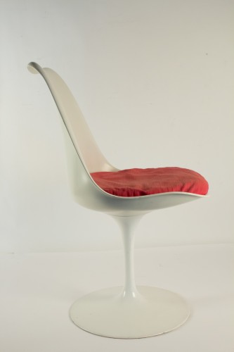  - Eero SAARINEN (1910-1961) et Edition KNOLL Set of 7 Swiveling Tulip Chairs 