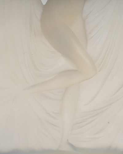 René Lalique (1860-1945) - "Suzanne" Statuette en verre opalescent - Art Déco