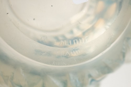 Verrerie, Cristallerie  - René Lalique Vase Opalescent "Prunes"