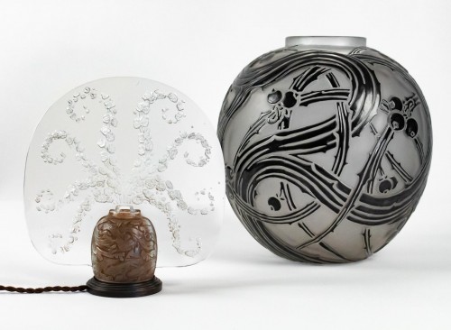 René Lalique - Vase émaillé Noir "BAIES" - 