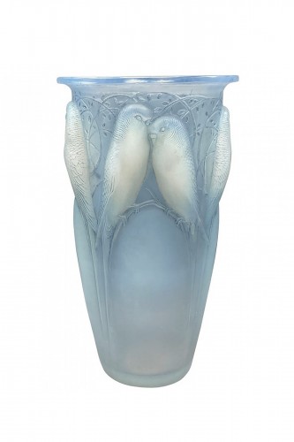 René Lalique - Opalescent Vase Ceylan