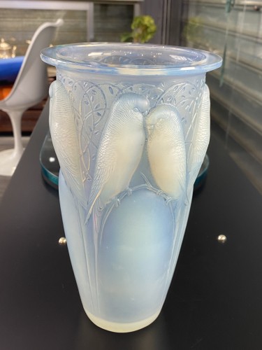 Glass & Crystal  - René Lalique - Opalescent Vase Ceylan