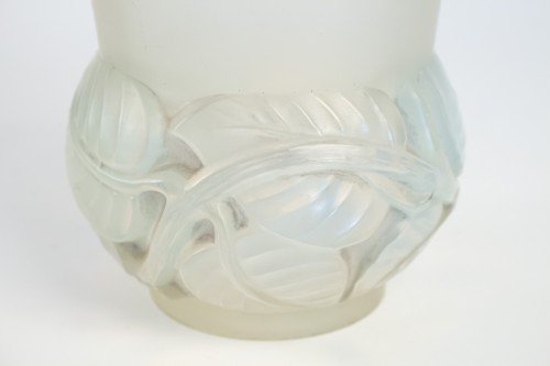 René Lalique - Vase opalescent "Lilas" ou Paire - 