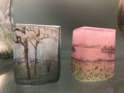 XXe siècle - DAUM - Vase miniature quadrangulaire "Prairie"