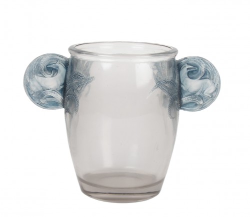 R Lalique Vase «Yvelines» dit aussi Vase «Oreilles biches»