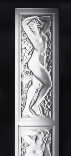 Matériaux & Architecture  - Porte composées de 3 Panneaux Décoratifs Femme "Tête Levée" & "Bras levés"