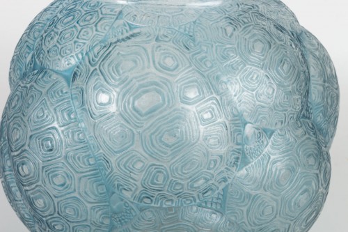 Glass & Crystal  - René LALIQUE : Vase &quot;Tortues&quot; 1926