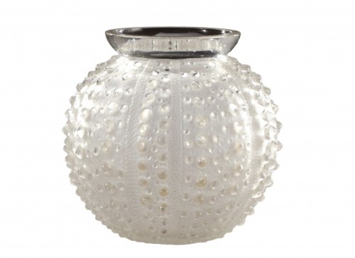 René LALIQUE - &quot;Sea Urchin&quot; vase