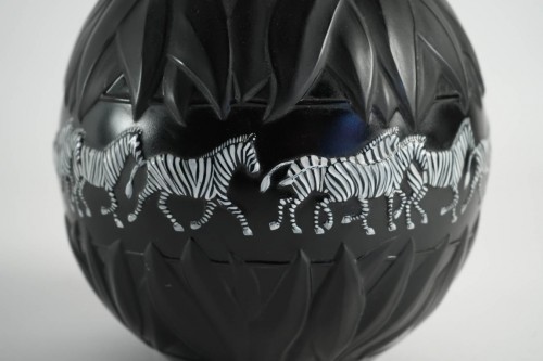 Marie Claude Lalique - Pair of &quot;Tanzania&quot; Zebras vases - 