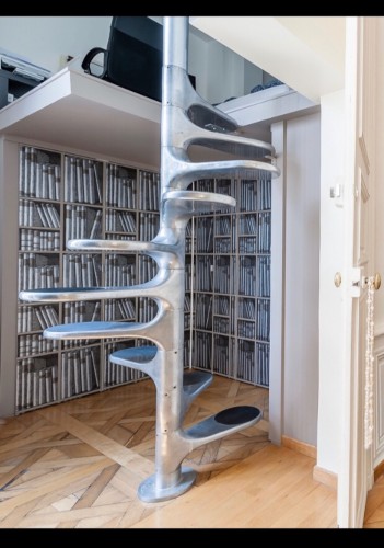 Escalier hélicoïdal de Roger Tallon (1929-2011) - Matériaux & Architecture Style 