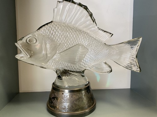 XXe siècle - René LALIQUE (1860-1945) - Motif décoratif “Gros poisson algues”