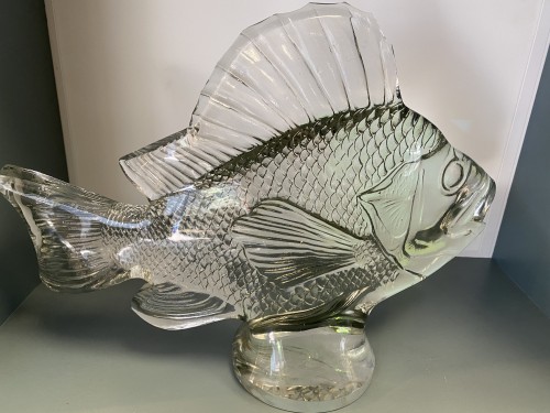 Antiquités - René LALIQUE (1860-1945) - Motif décoratif “Gros poisson algues”