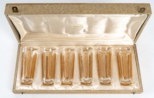 XXe siècle - R. Lalique - Série de 6 verres" Six figurines"