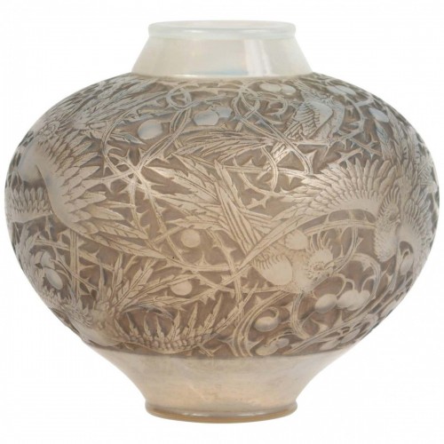 René Lalique (1860-1945) - Vase modèle "Aras" - Verrerie, Cristallerie Style 