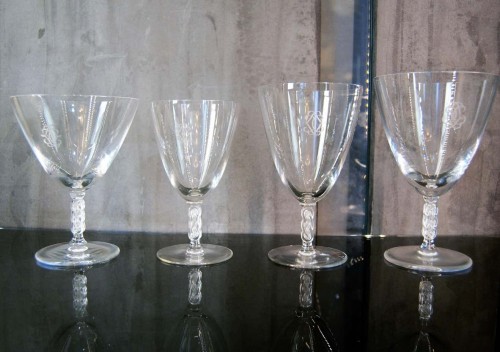 Verrerie, Cristallerie  - Lalique France, Suite de verres "Guebwiller" 37 Pieces