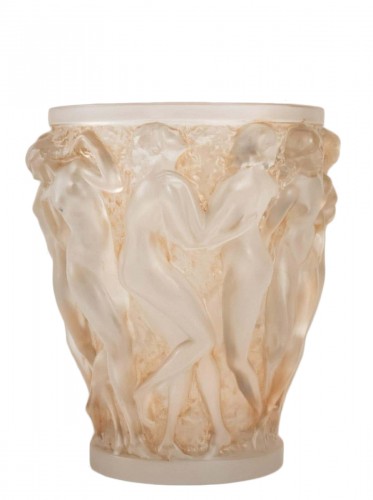 René Lalique (1860-1945) Vase modèle "bacchantes", patine sienne