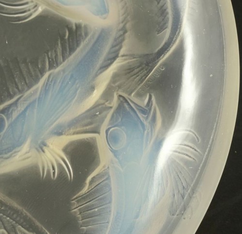 Rene Lalique - Opalescent &quot; Martigues&quot; Bowl - 