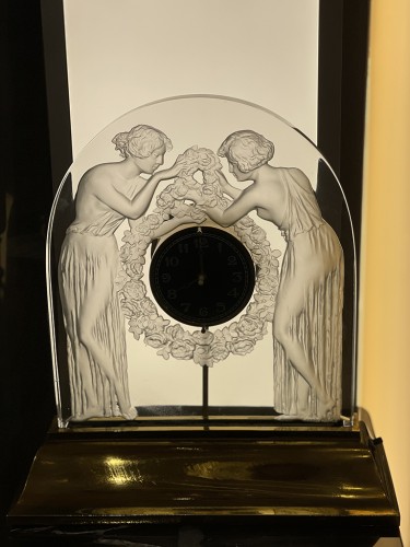 Horlogerie  - René LALIQUE - « Les deux figurines » Pendule électrique 1926