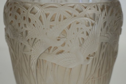 Antiquités - René Lalique - “Egrets” Vase 1931