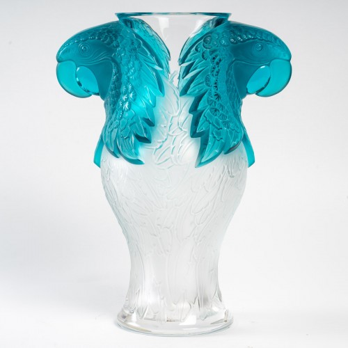 Lalique France - Macao vase - Glass & Crystal Style 