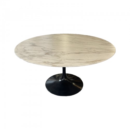 Eero Saarinen pour Knoll - Table Saarinen en marbre Calacatta Oro vernis mat