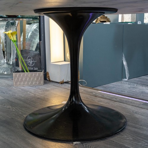20th century - Knoll International and Eero Saarinen - Circular Marble Top Dining Table