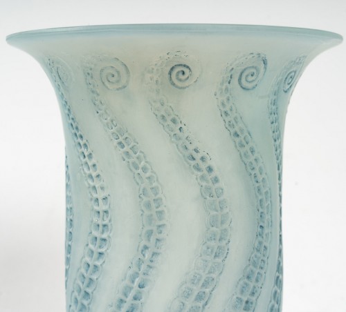 René Lalique 1921 - Medusa Vase - 