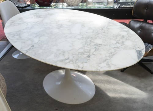 Antiquités - Eero Saarinen &amp; Knoll International -  &quot;Tulip&quot; oval table  Calacatta marble