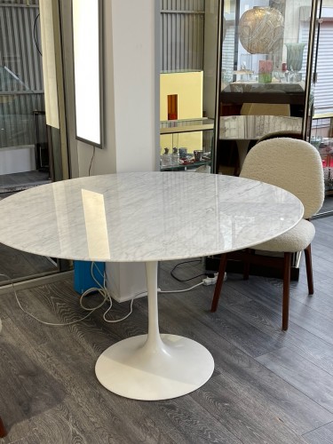 Tulip table - Eero Saarinen (1910-1961) &amp; Knoll International - Furniture Style 