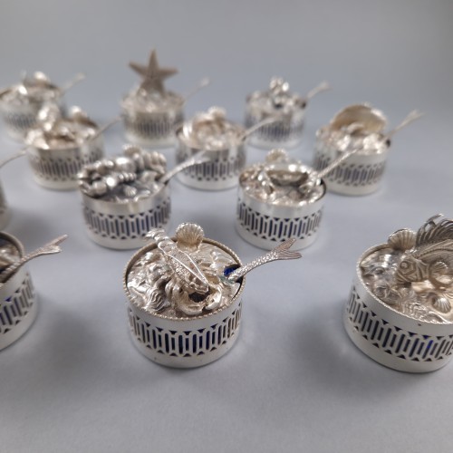 12 Individual Salt Cellars / Place Card Holders In Sterling Silver - 