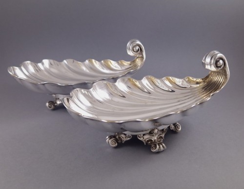 Pair Of Shell bowls In Sterling Silver - silverware & tableware Style 