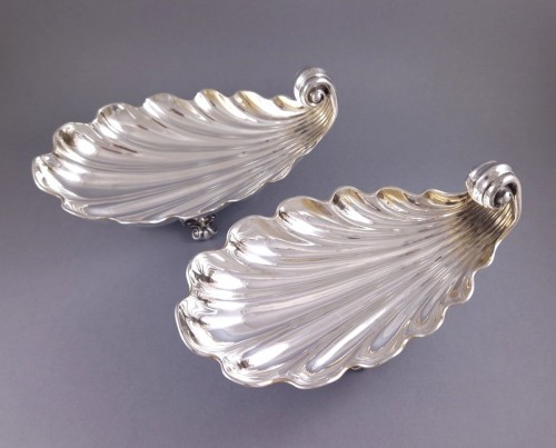 silverware & tableware  - Pair Of Shell bowls In Sterling Silver