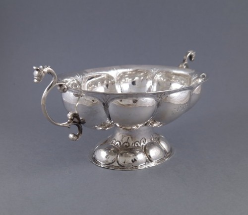 XVIIe siècle - Coupe à alcool en argent massif Hollande 1685 