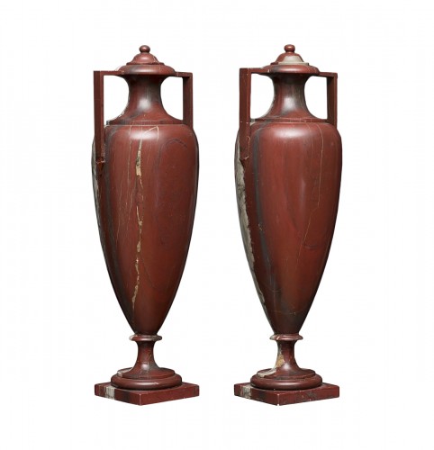 Paire de vases amphores en marbre Rosso Antico