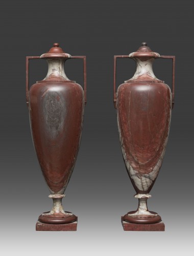 Objet de décoration Cassolettes, coupe et vase - Paire de vases amphores en marbre Rosso Antico