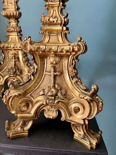Paire de bougeoirs en bronze doré - Luminaires Style Louis XIV