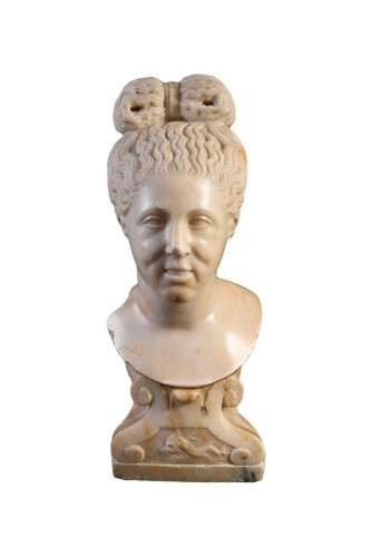 17th century Marble Bust of a woman