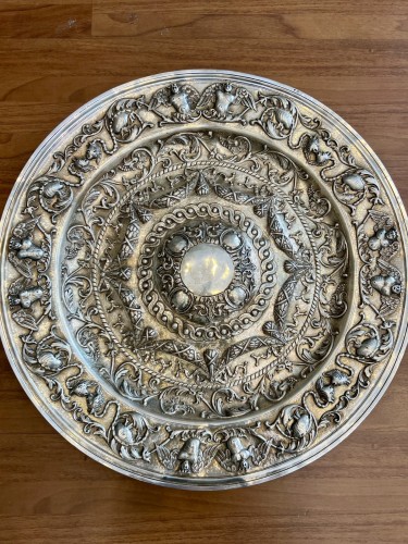 silverware & tableware  - Large silver parade plate, Rome 18th century