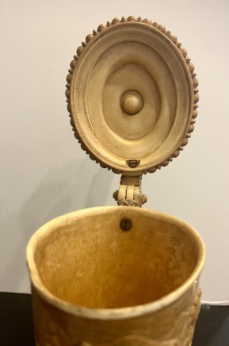 Louis XV - LARGE IVORY TANKARD 