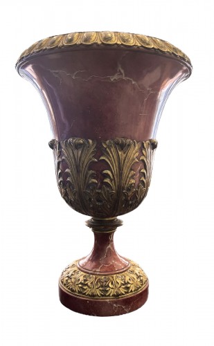 Scagliola vase decorated with fake marble and gilded