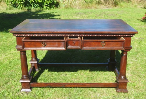 Antiquités - Walnut table, Italy late 16th century early 17th century