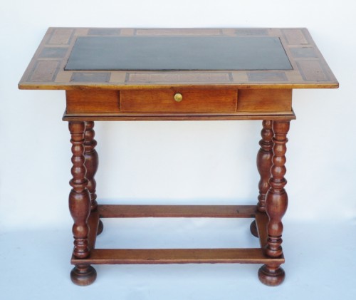 Table alsacienne, XVIIe siècle - Mobilier Style Louis XIII