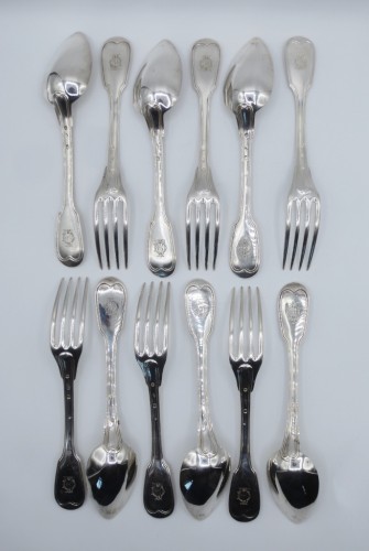 Twelve pieces of solid silver flatware, filet pattern, Paris Vieillard - silverware & tableware Style Restauration - Charles X